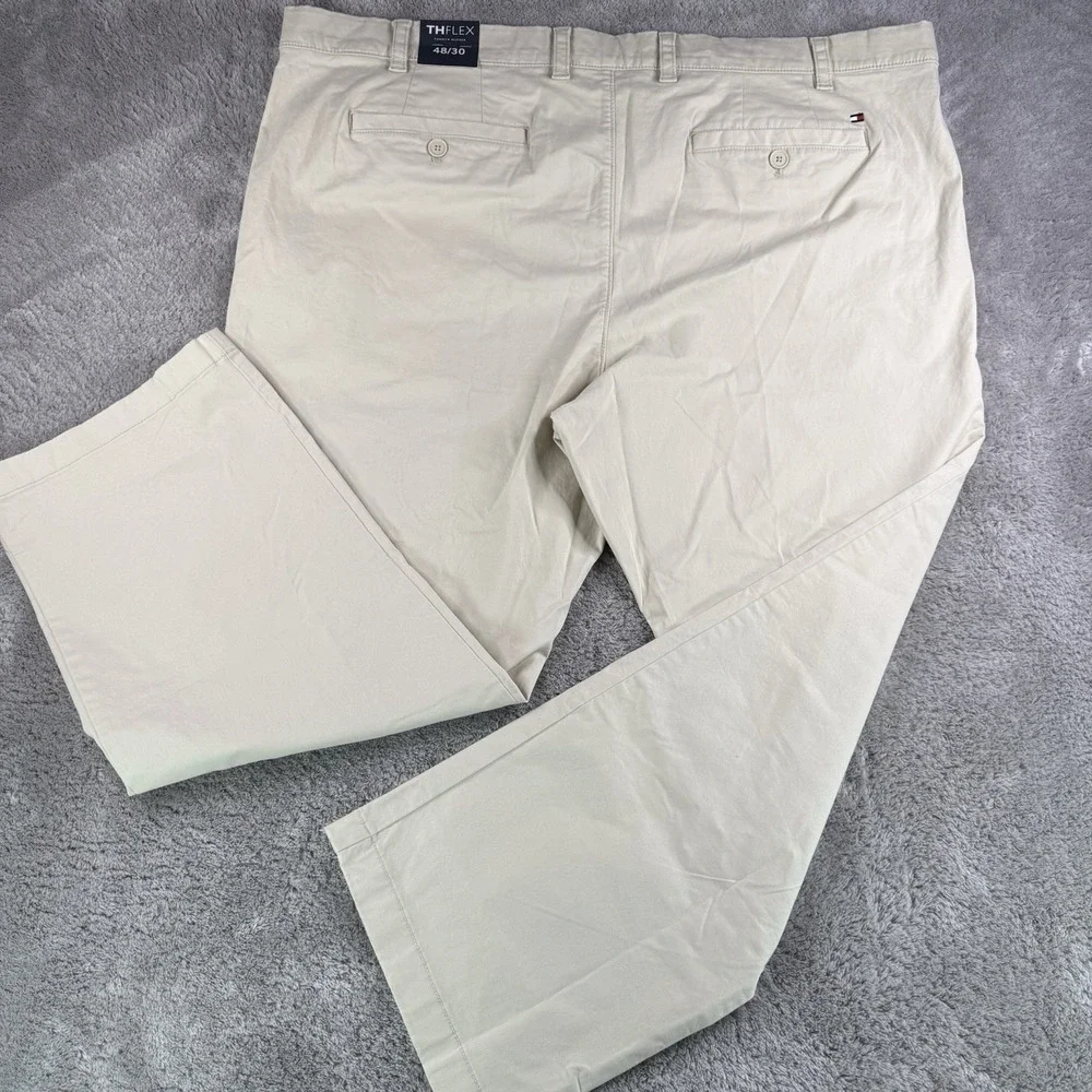 Tommy Hilfiger TH Flex Chino Pants Mens 48x30 Khaki Beige Classic Fit NWT